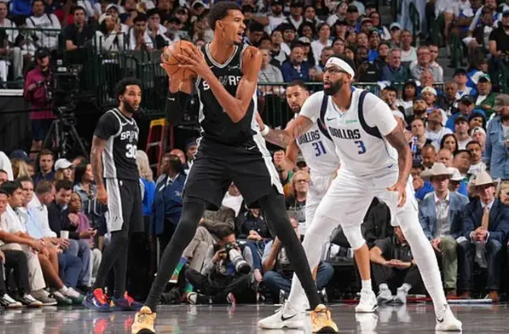 考虑, 安东尼 考虑, 安东尼