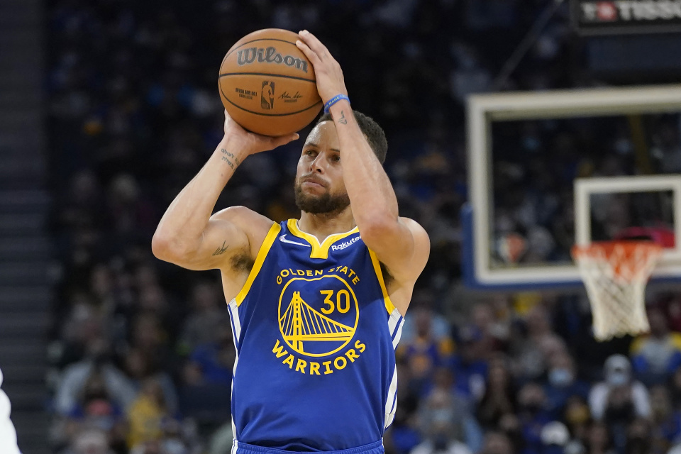 杰伦, 尽管身形偏 杰伦, 尽管身形偏