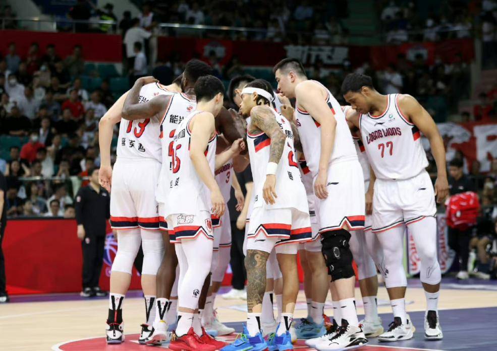 间的距离, 心力量, 比赛